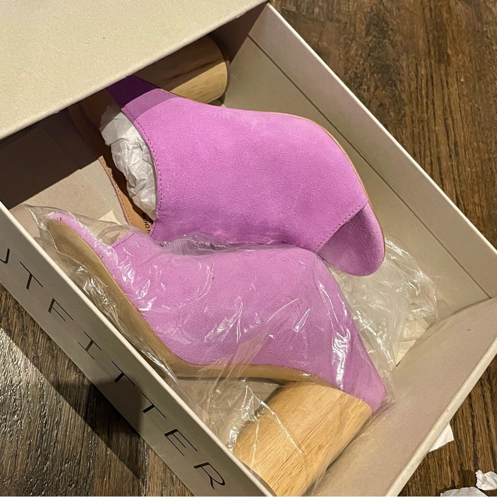 Sz 6 Brand new Urban Outfitters poppy suede wood heel mule in lilac - Picture 2 of 8